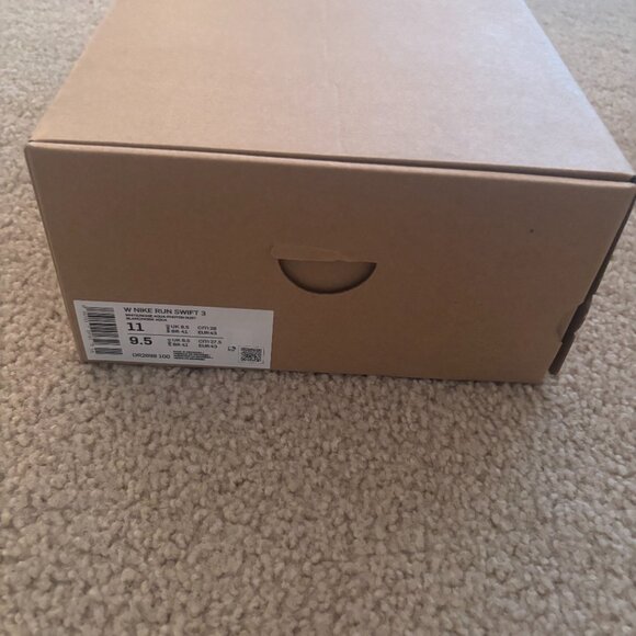 Women's Size 11 Nike Run Swift 3 Running Shoes - Picture 5 of 5